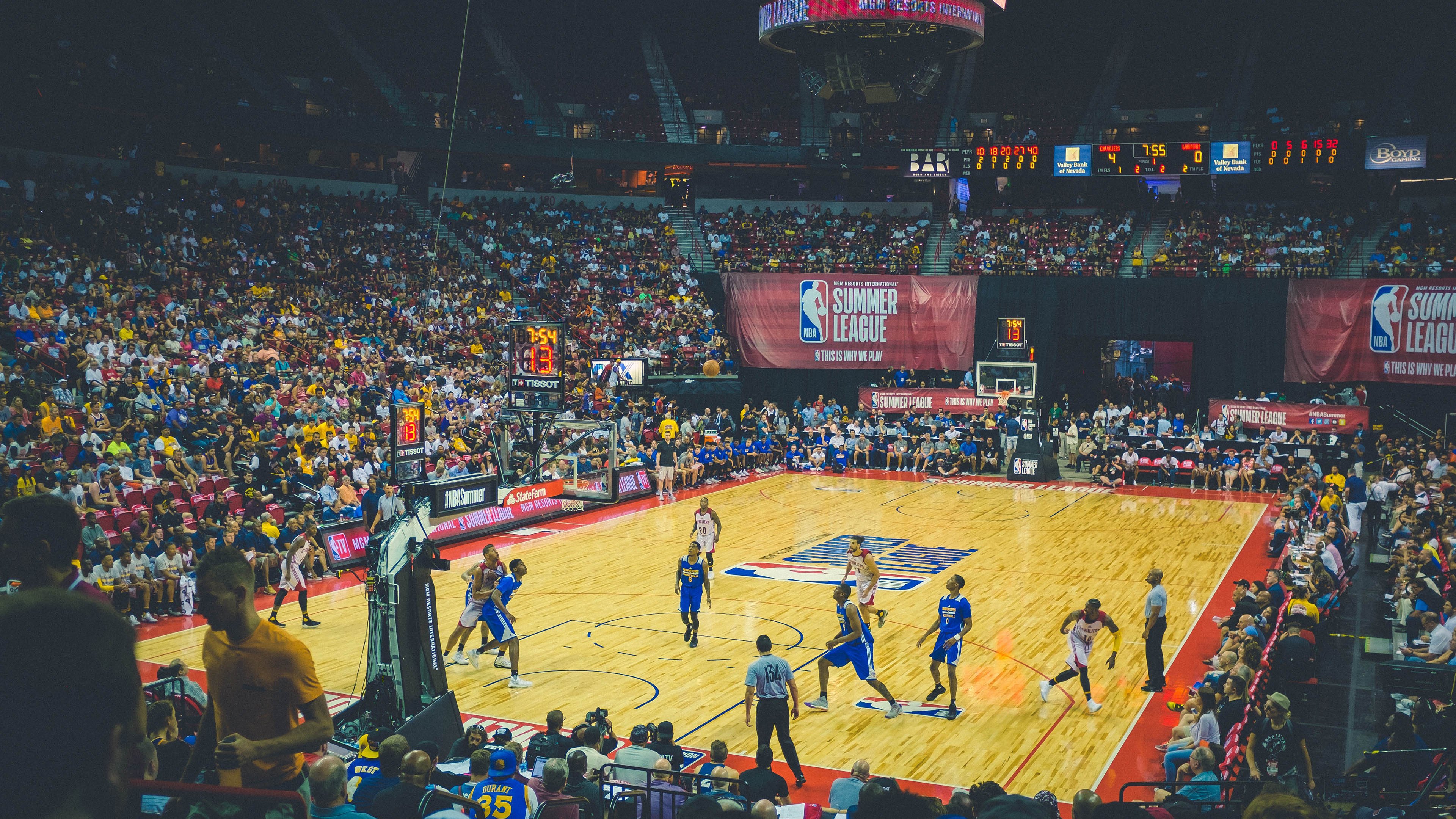 F1街道赛焦点战,厄瓜多尔稳字诀,力克尼日利亚