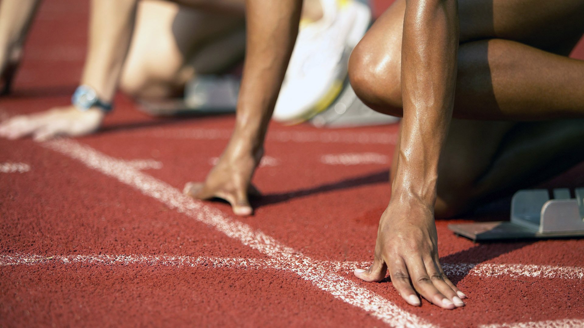 赛道与球场，当伦纳德在F1街道赛接管比赛，快船如何翻盘独行侠？