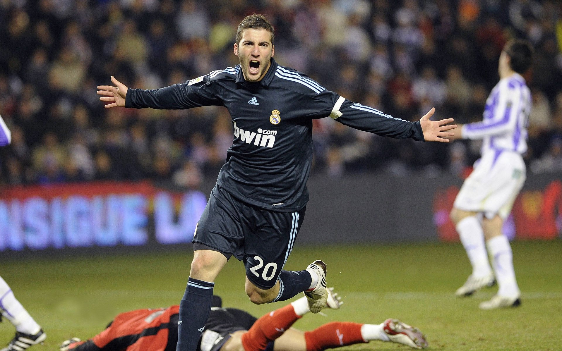 凯尔特人斩落魔术，东契奇在NBA总决赛接管比赛，新王当立，传奇诞生